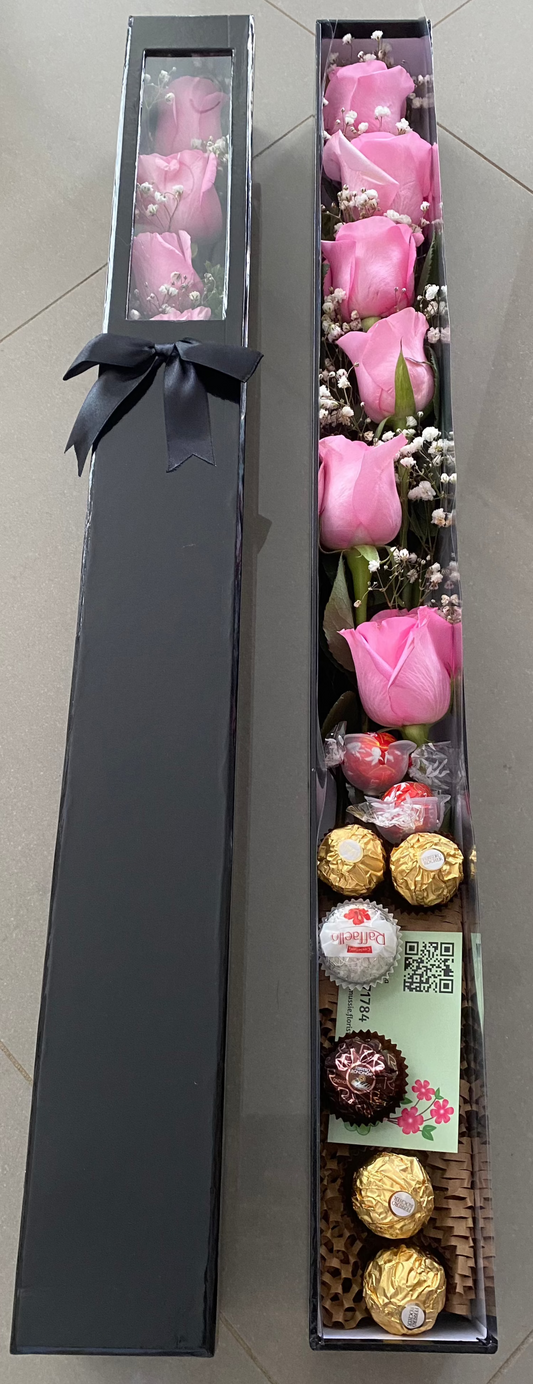 Rose arrangement in the box